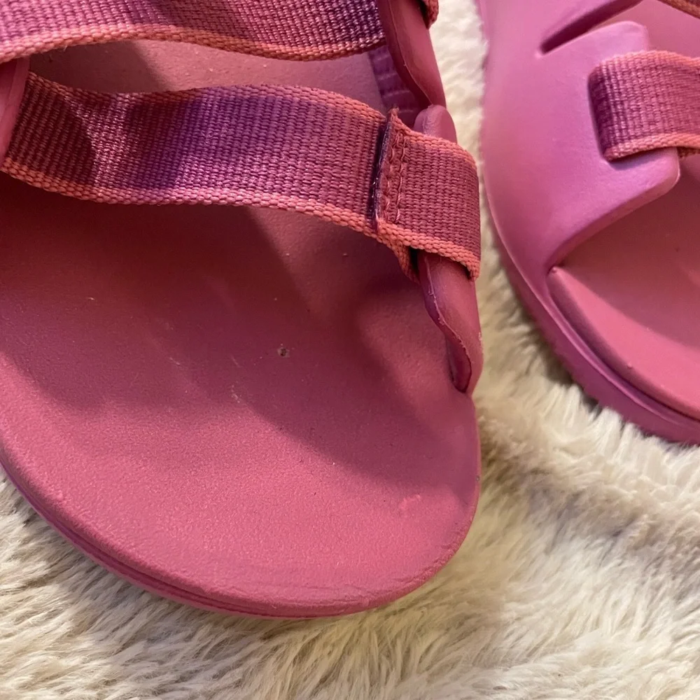 EUC Chaco Chillo Pink and Purple Sandals